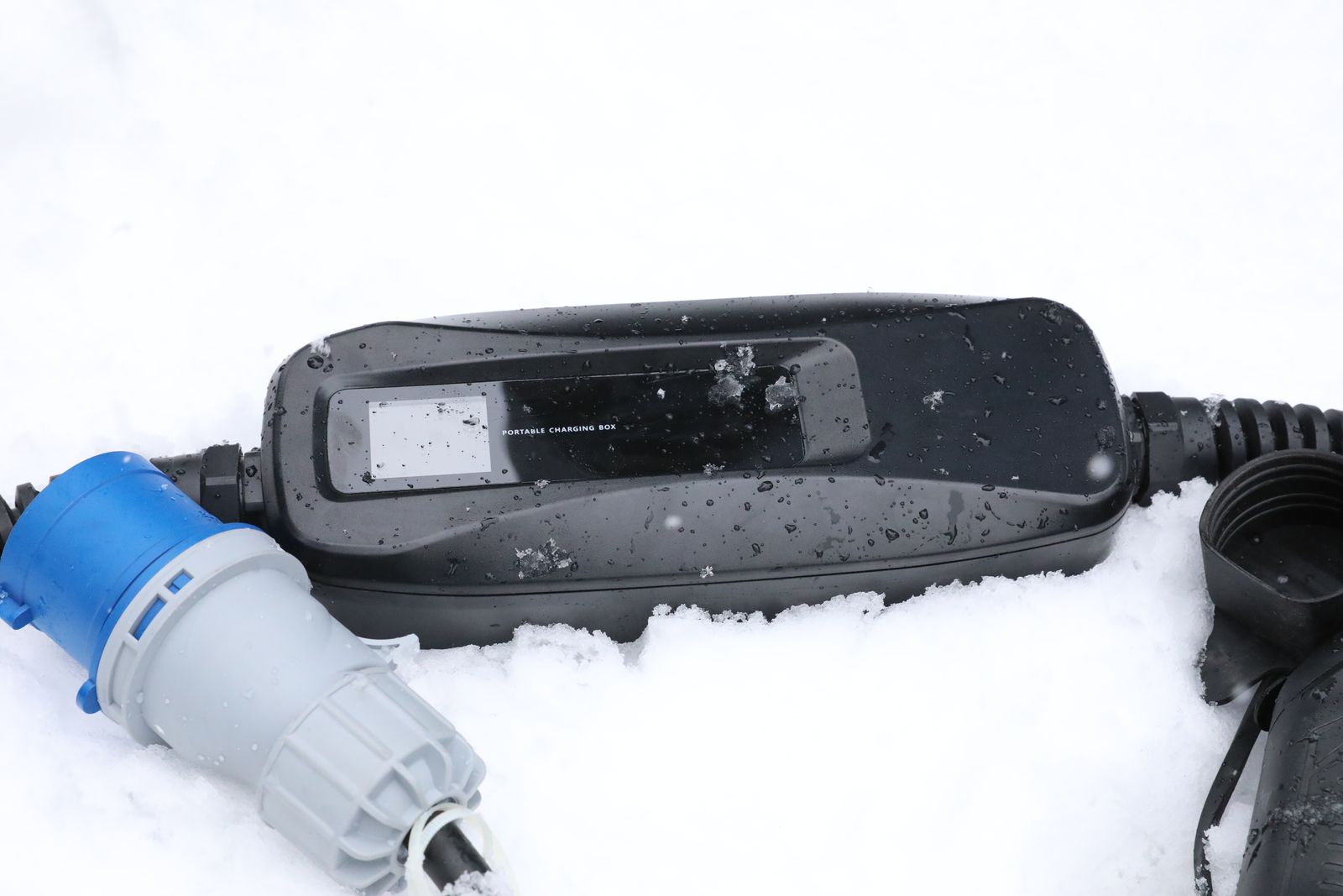 Cargador portátil Ecovolt resistente al agua y al frío